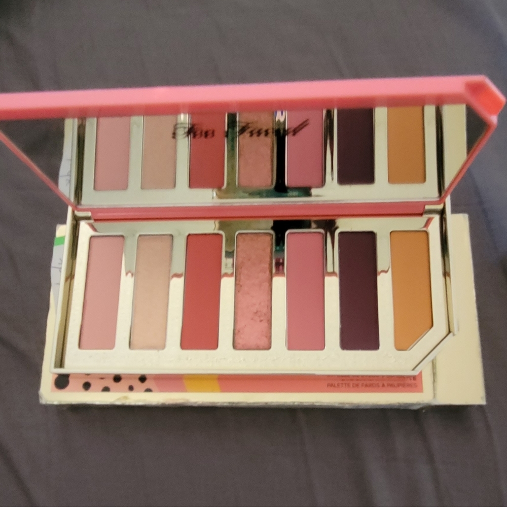 🆕 NWT too faced papaya pallete